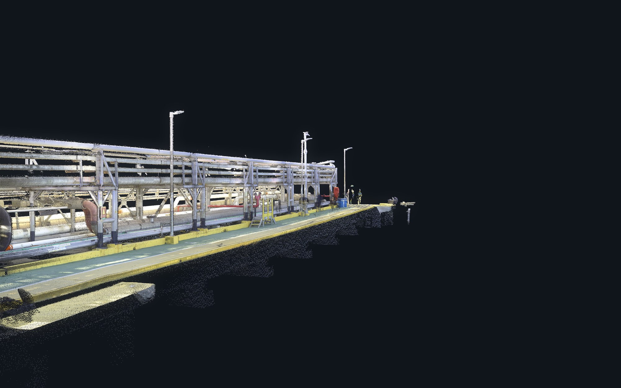 Nuvem de pontos densa do corredor de tubulações de um pipe-rack industrial, na altura do deque